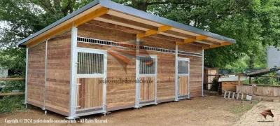 Pferdestall bauen - Außenboxen, Pferdeboxen & Offenstall kaufen und Pferdeunterstand, Weideunterstand | Weidehütten direkt vom Hersteller