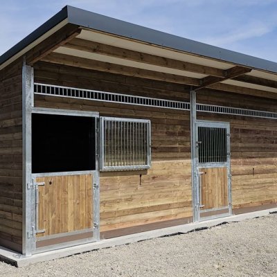 Aussenboxen & Pferdestall bauen und Offenstall kaufen, Weidehütten & Pferdeunterstand | Pferdebox Top - Futterraufen & Heuraufe für Pferde