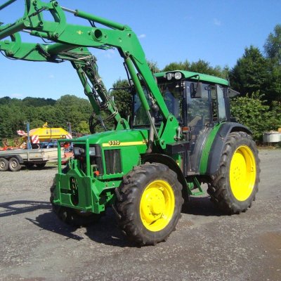 Traktor John Deere 5510