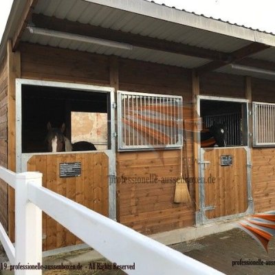 Stallbau - Außenboxen | Pferdeboxen und Offenstall & Weidehütten, Laufstall für Pferde Top Futterraufen & Heuraufe für den perfekten Pferdehof
