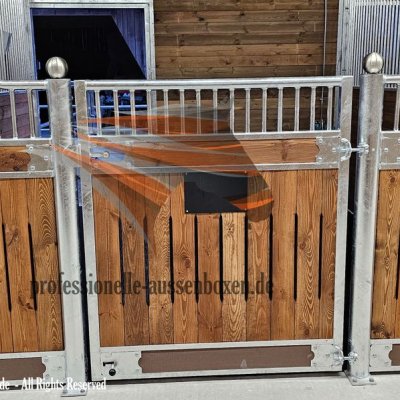 Hochwertige Pferdeboxen | Boxenfronten mit Fressgitter | Innenboxen, Trennwände und Modulare Stallwände - Stalltrennwand & Stallfront für Pferde