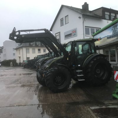 Verkaufe Valtra Traktor 