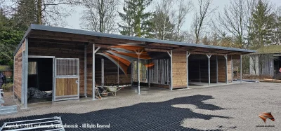 Pferdestall bauen - Außenstall, Pferdebox & Offenstall kaufen | Weidehütte & Top-Qualität Pferdeunterstand, Laufstall für Pferde